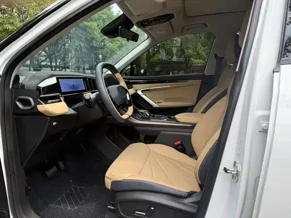 Geely Boyue L 2024