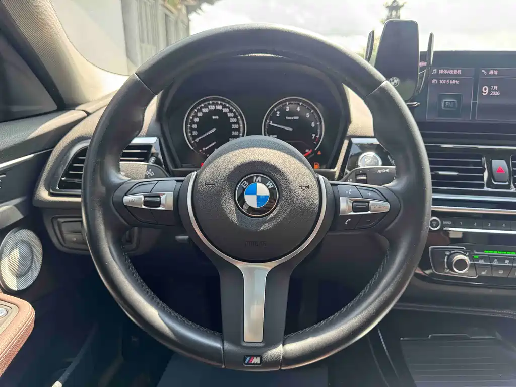 BMW 1 Series 2022 — фото 16