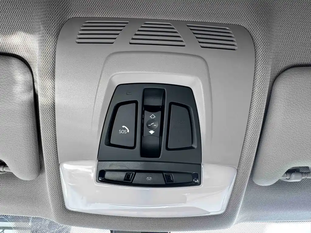 BMW 1 Series 2022 — фото 14