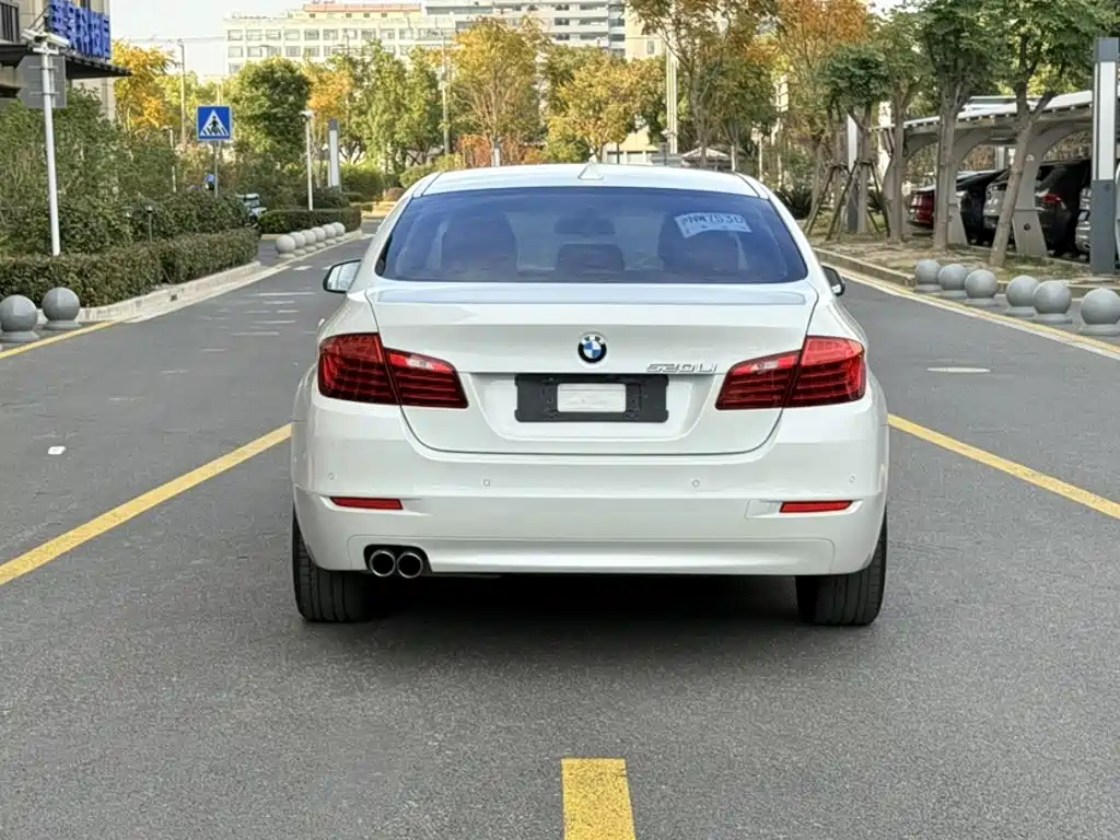 BMW 5 Series 2015 — фото 24