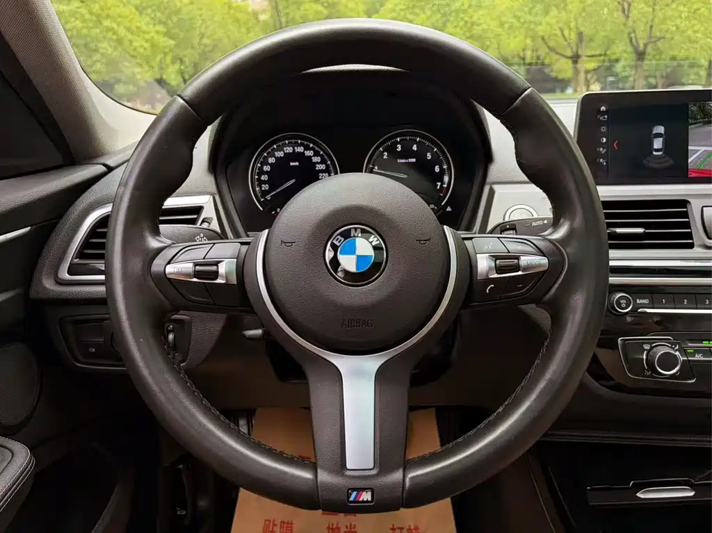 BMW 1 Series 2019 — фото 14
