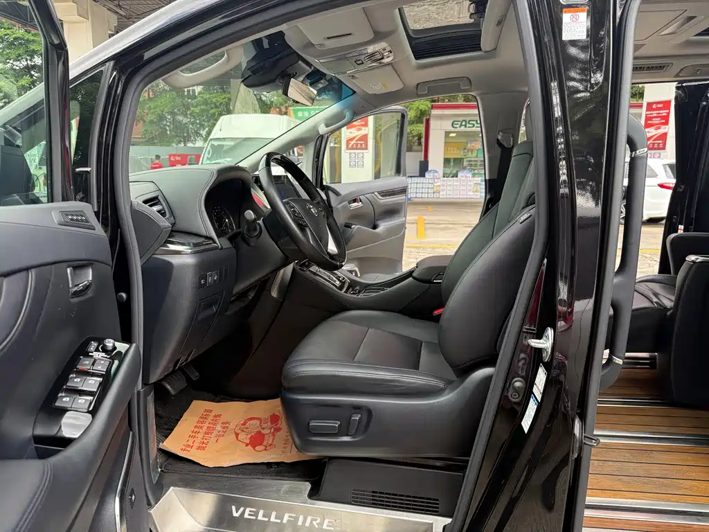 Toyota Vellfire 2020 — фото 11