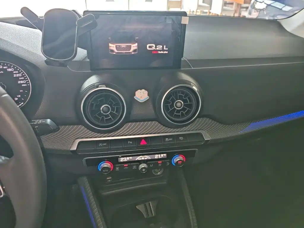 Audi Q2L 2020 — фото 13