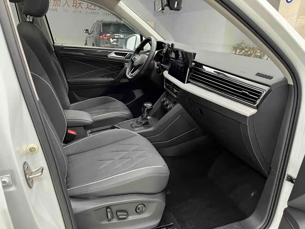 Volkswagen Tiguan L 2022 — фото 13
