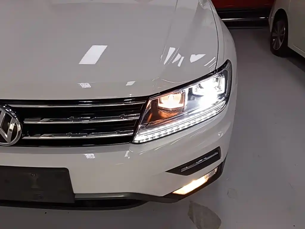 Volkswagen Tiguan L 2020 — фото 24