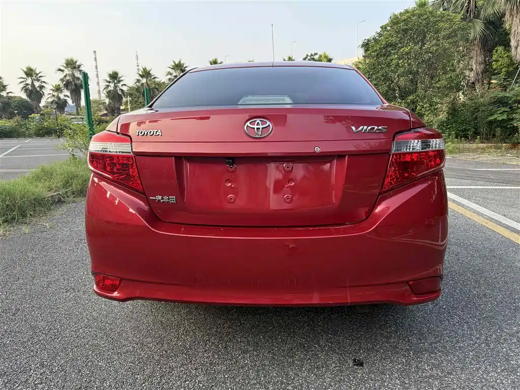 Toyota Vios 2015 — фото 5