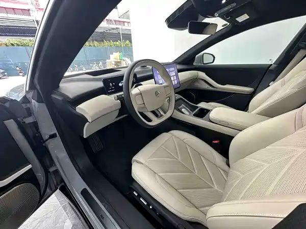 NIO ET5T 2025