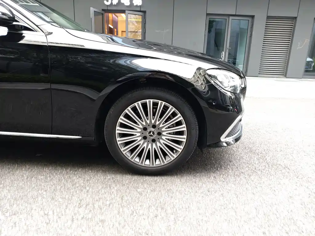 Mercedes-Benz E-Class 2023 — фото 22