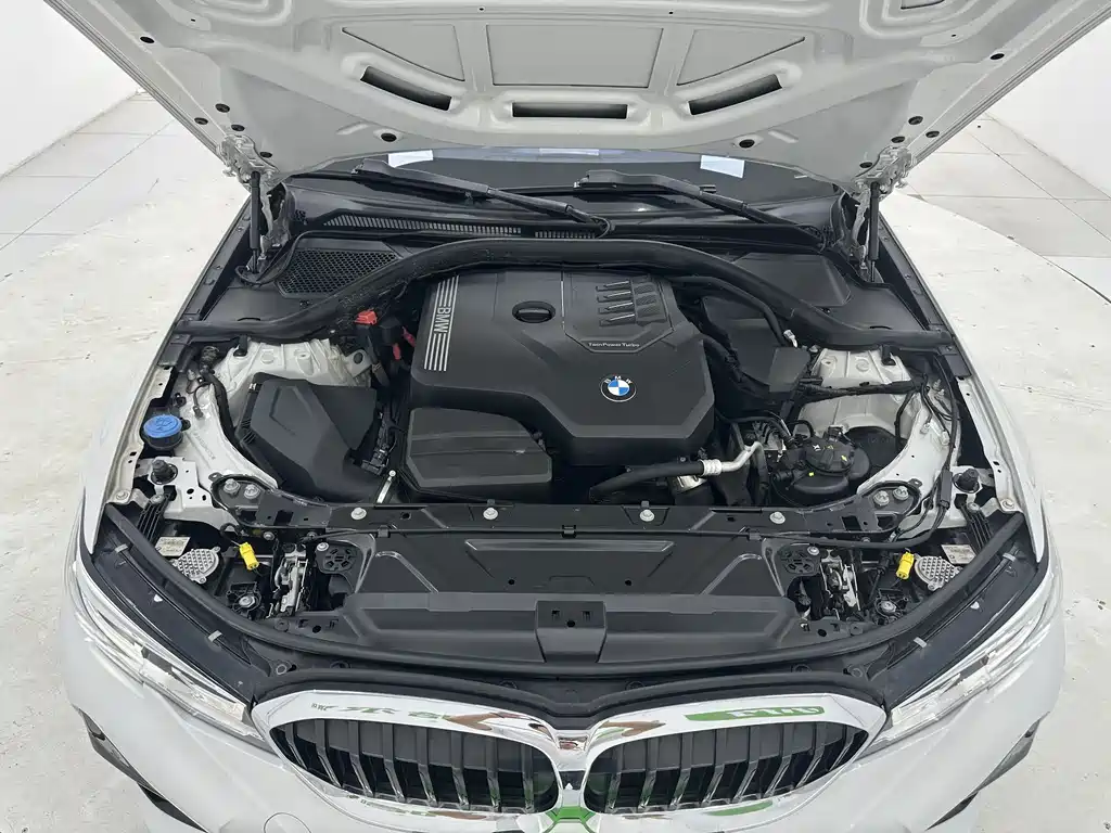 BMW 3 Series 2022 — фото 17