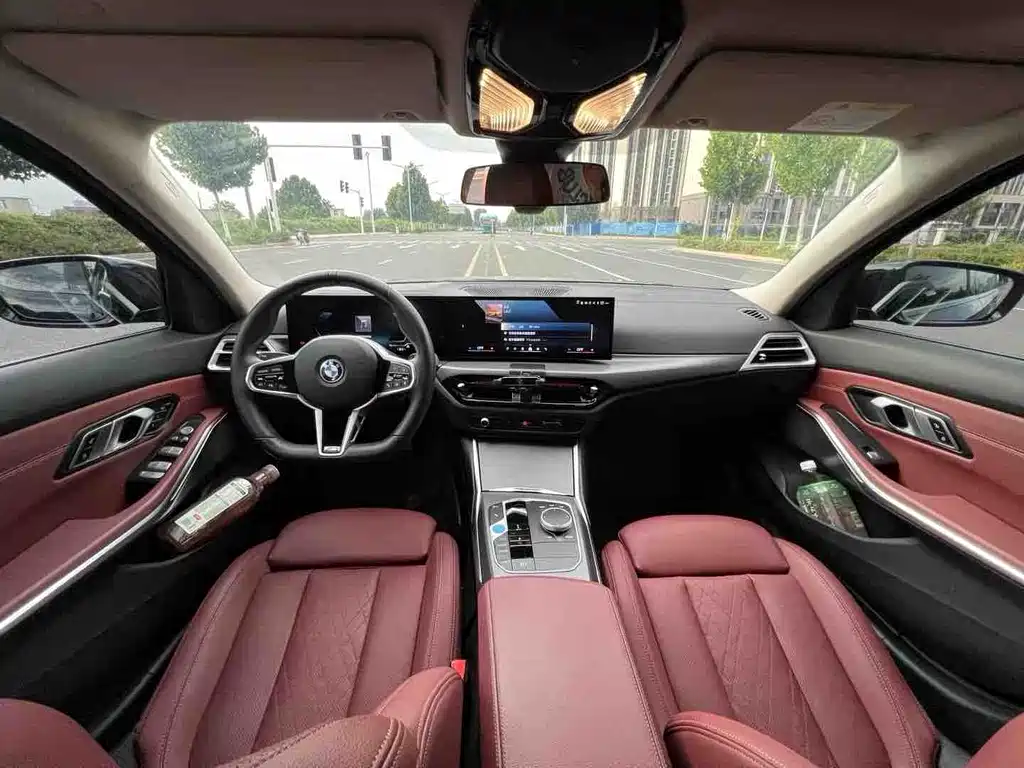 BMW i3 2025
