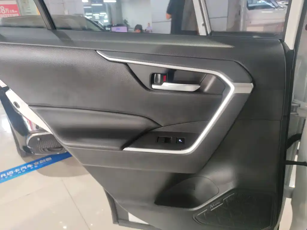 Toyota RAV4 Rongfang Dual Engine E+ 2022 — фото 7