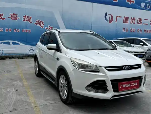 Ford Kuga 2016