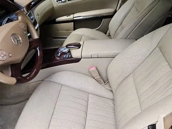 Mercedes-Benz S-Class 2012