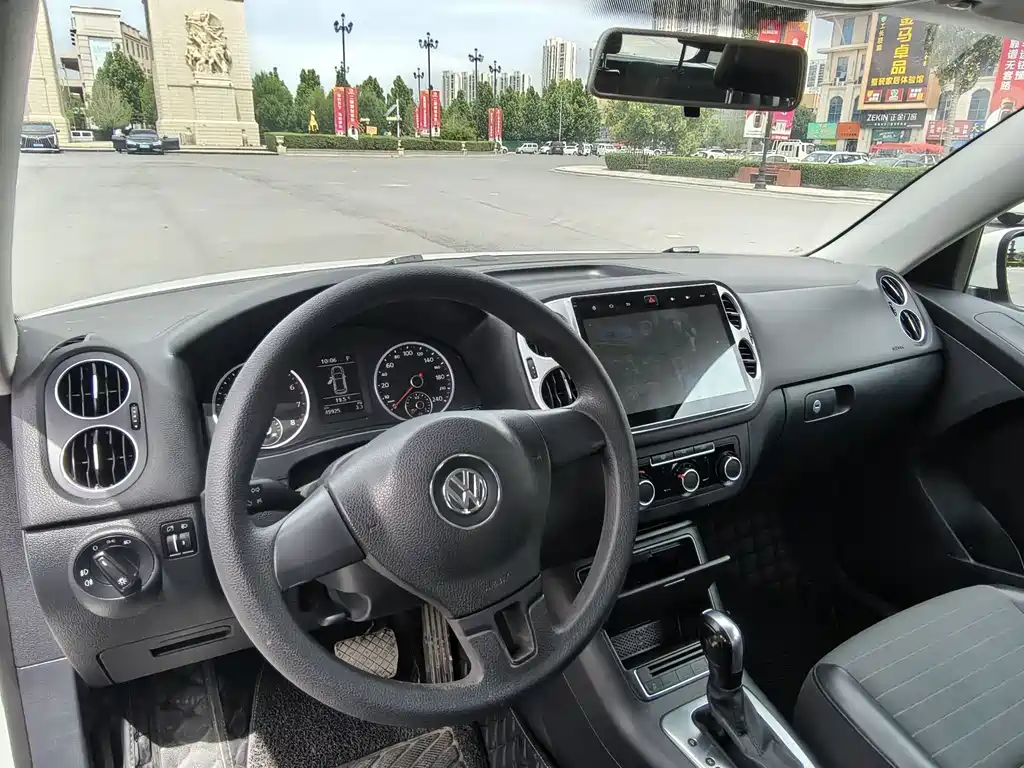 Volkswagen Tiguan 2015 — фото 14