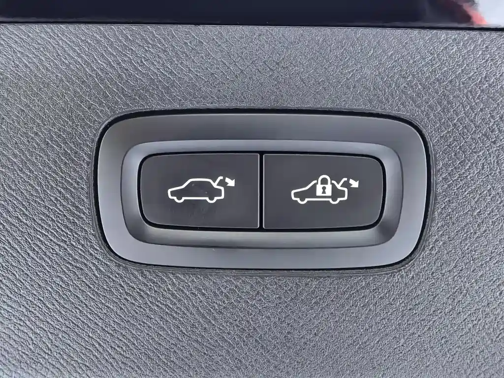 Volvo XC90 2016 — фото 29