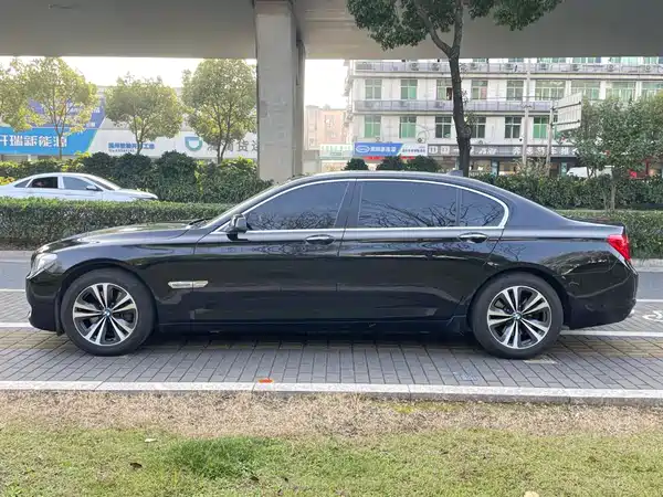 BMW 7 Series 2011