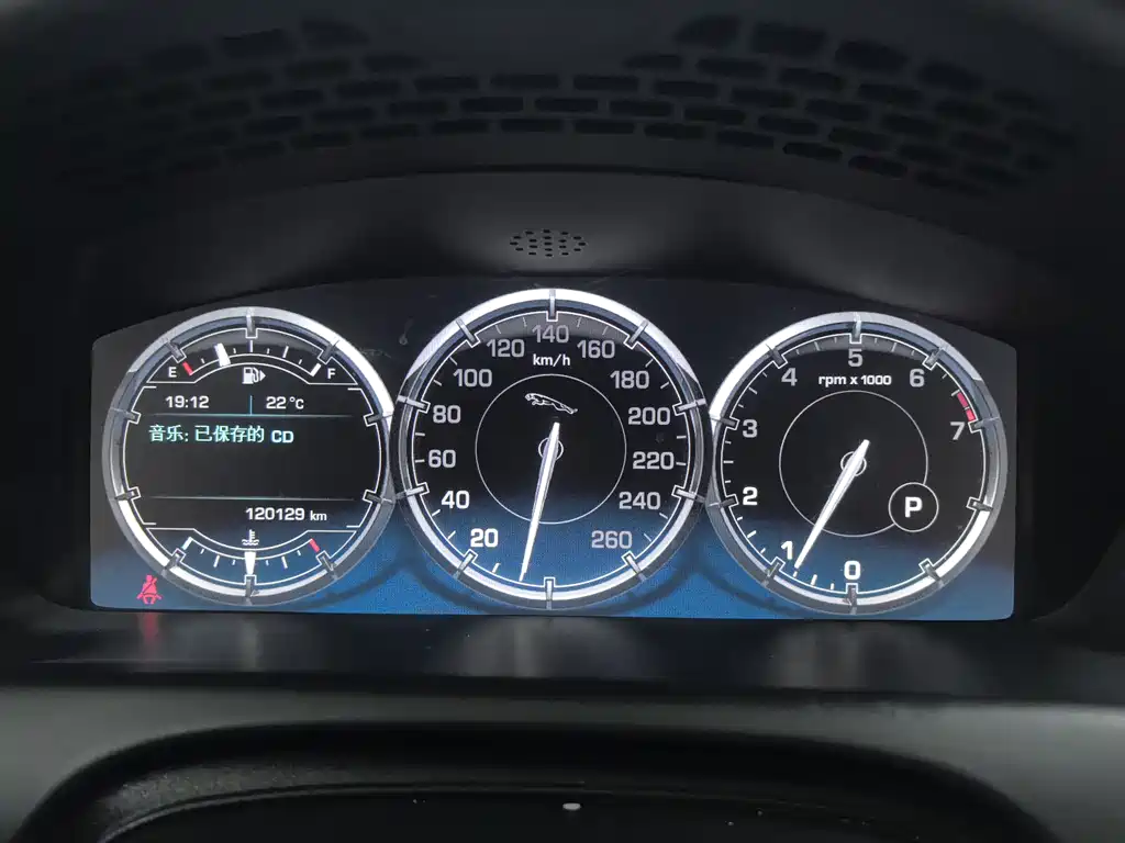 Jaguar XJ 2012 — фото 10