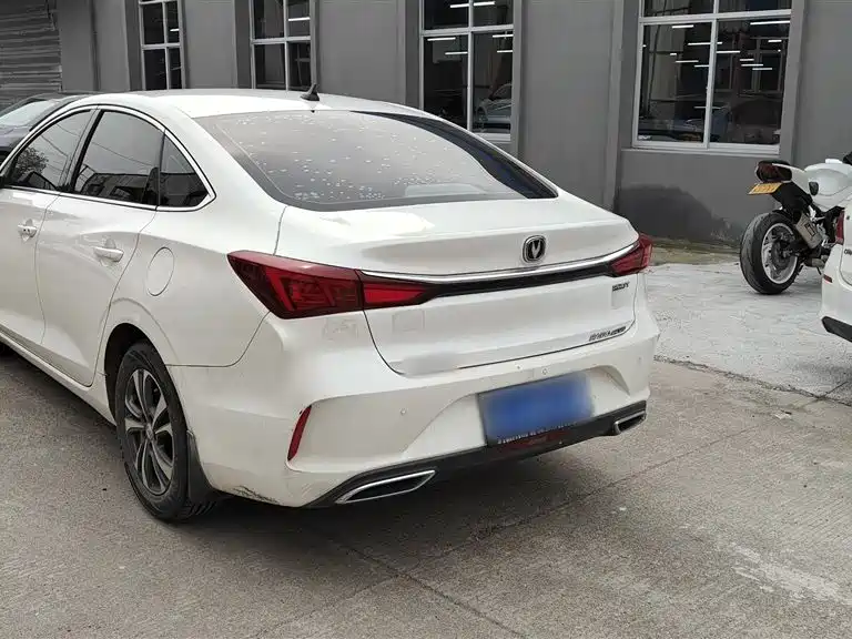 Changan Eado 2022 — фото 12
