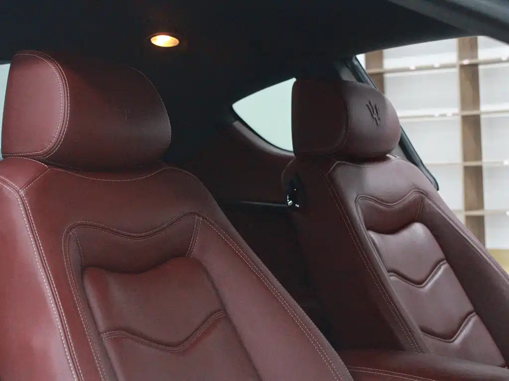 Maserati GranTurismo 2013 — фото 18