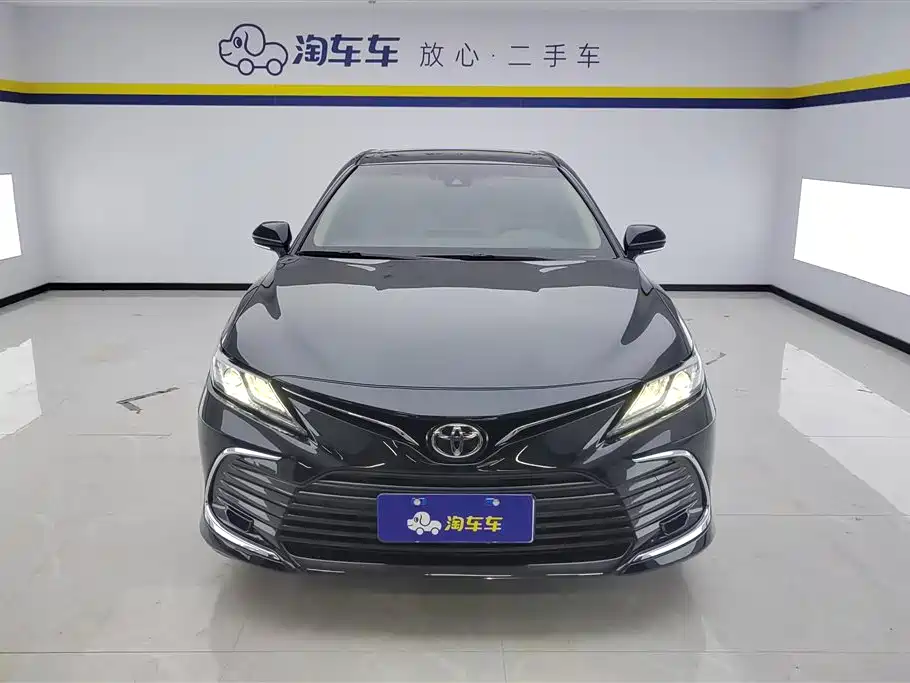 Toyota Camry 2021 — фото 2