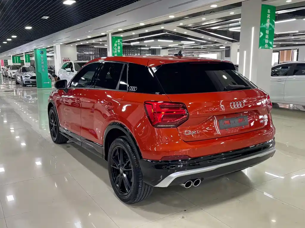 Audi Q2L 2019 — фото 4