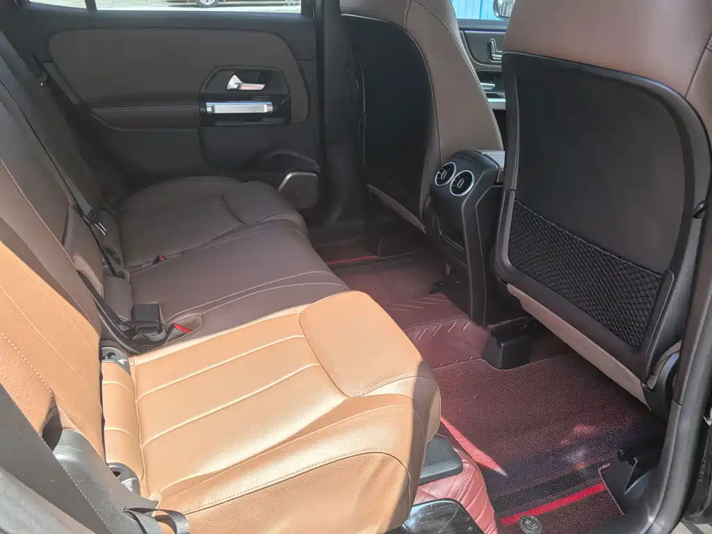 Mercedes-Benz GLB 2023