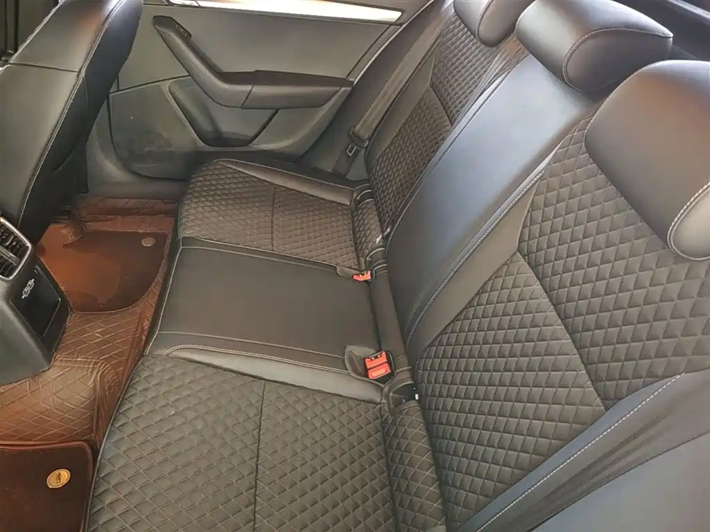 Skoda Octavia 2019 — фото 17