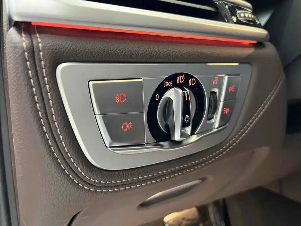 BMW 7 Series 2018 — фото 18