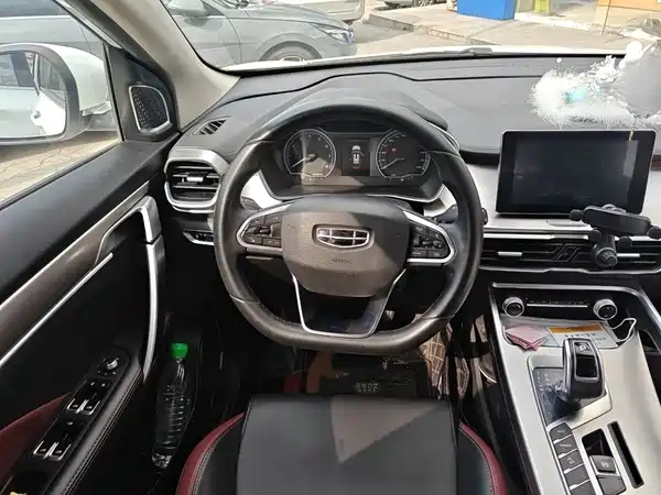 Geely Binyue 2021