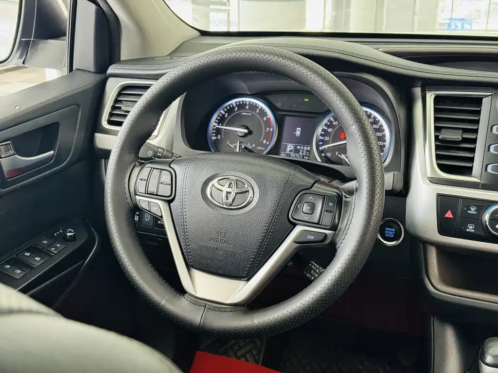 Toyota Highlander 2017 — фото 15