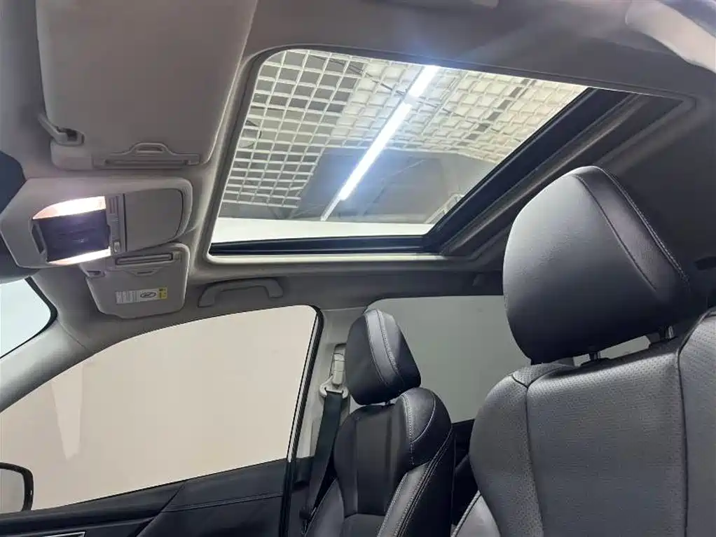 Subaru Forester 2023 — фото 10