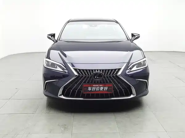 Lexus ES 2021
