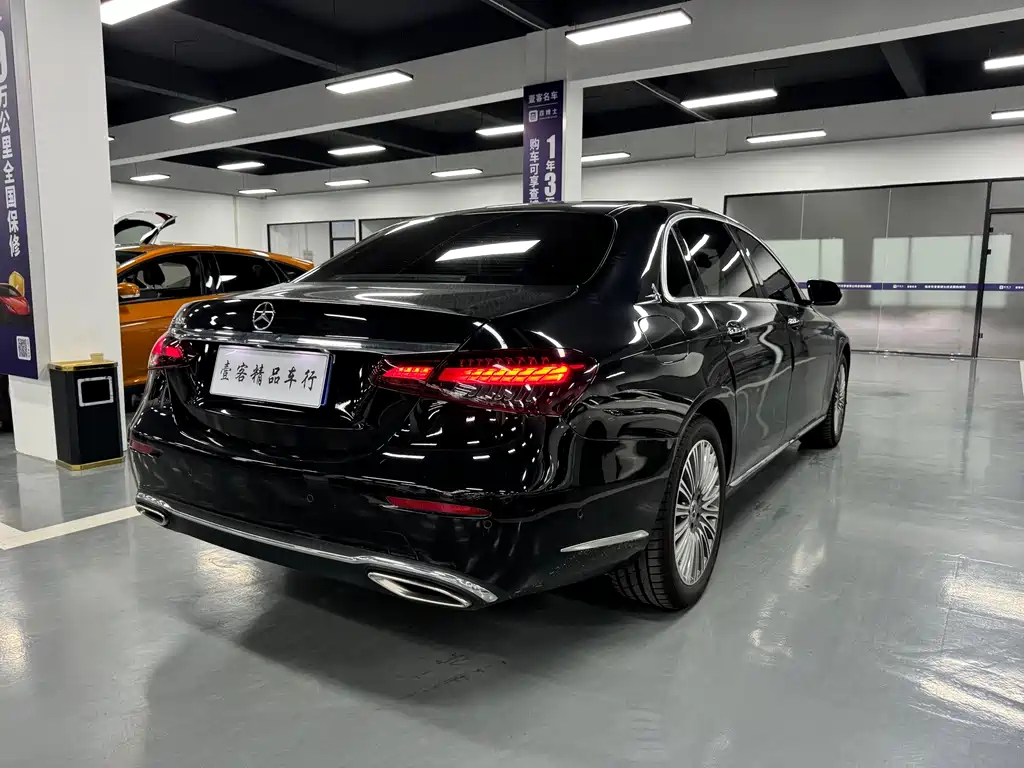 Mercedes-Benz E-Class 2022 — фото 10