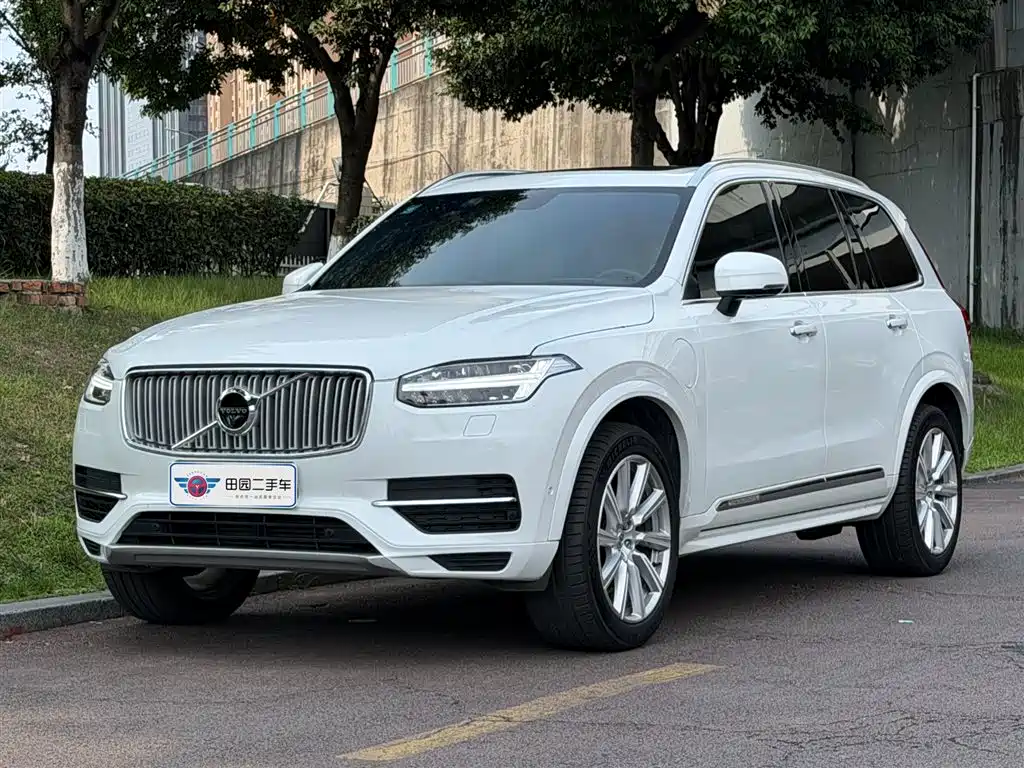 Volvo XC90 Plug-In Hybrid 2018 — фото 1