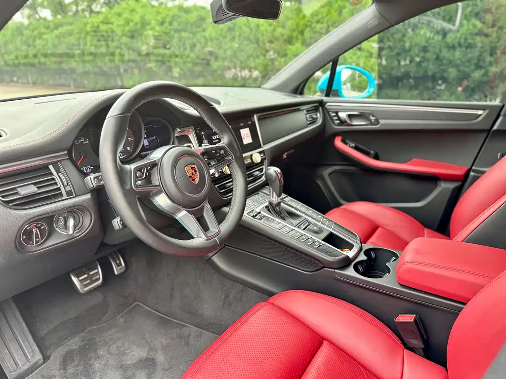 Porsche Macan 2019 — фото 17