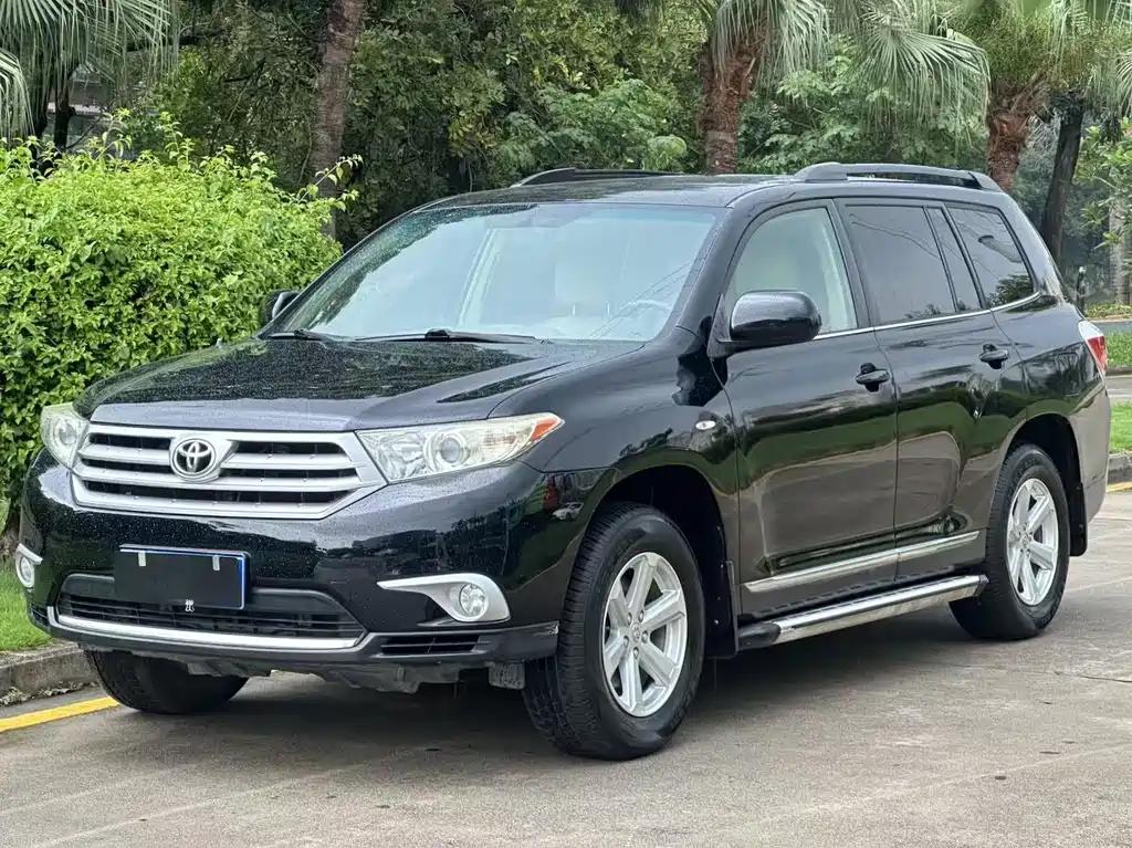 Toyota Highlander 2012 — фото 1
