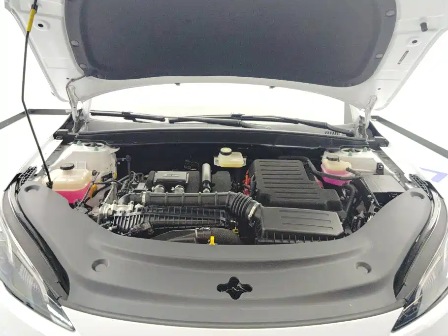 BYD Seal 05 DM-i 2025 — фото 10