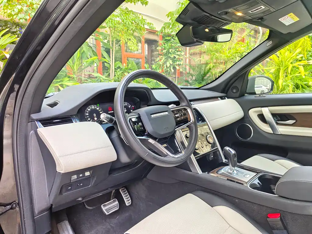 Land Rover Discovery Sport 2023 — фото 18