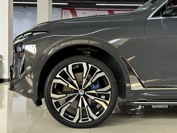 BMW X7 M60i 2023