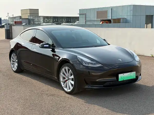 Tesla Model 3 2020