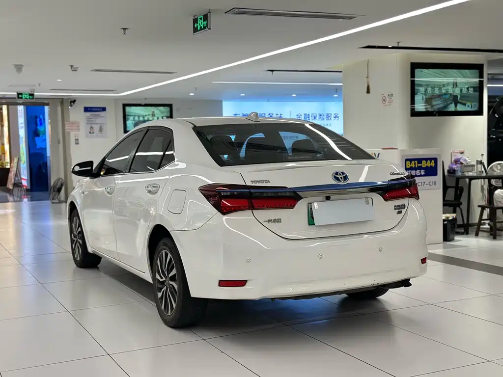 Toyota Corolla Hybrid 2019 — фото 6