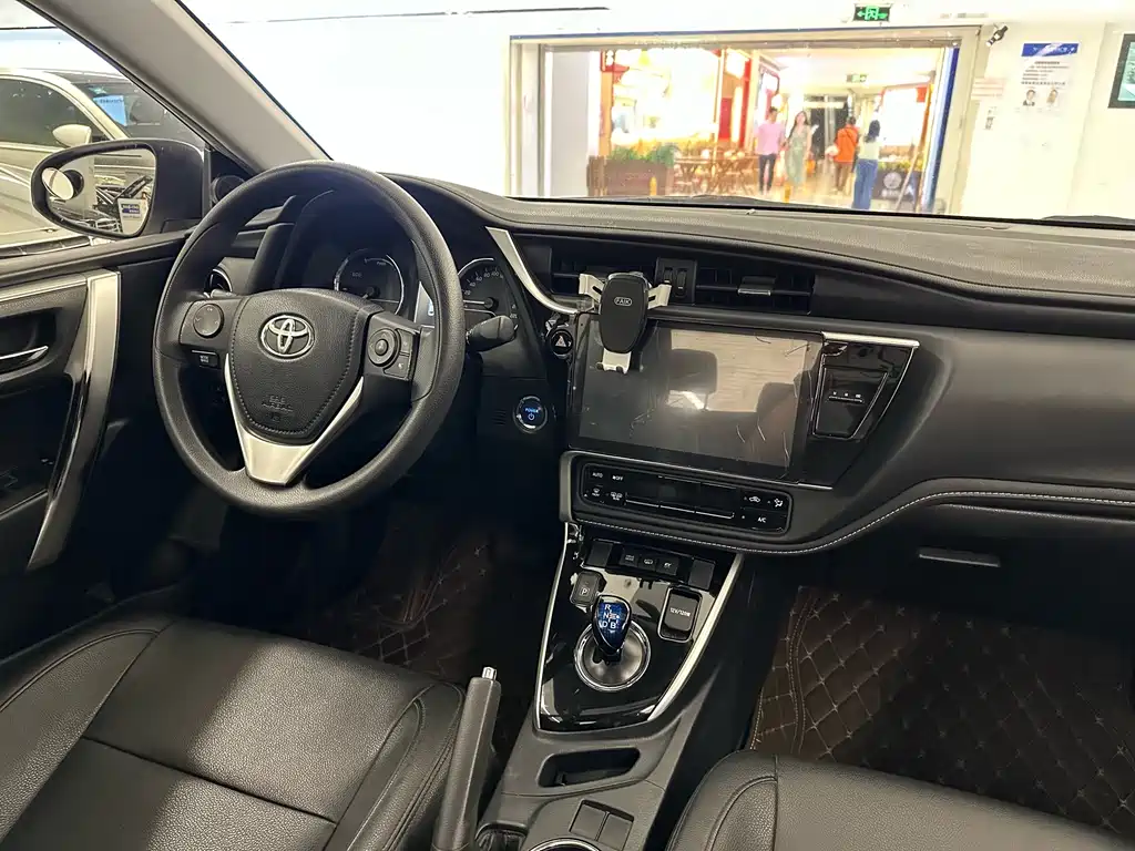 Toyota Corolla Hybrid 2019 — фото 21