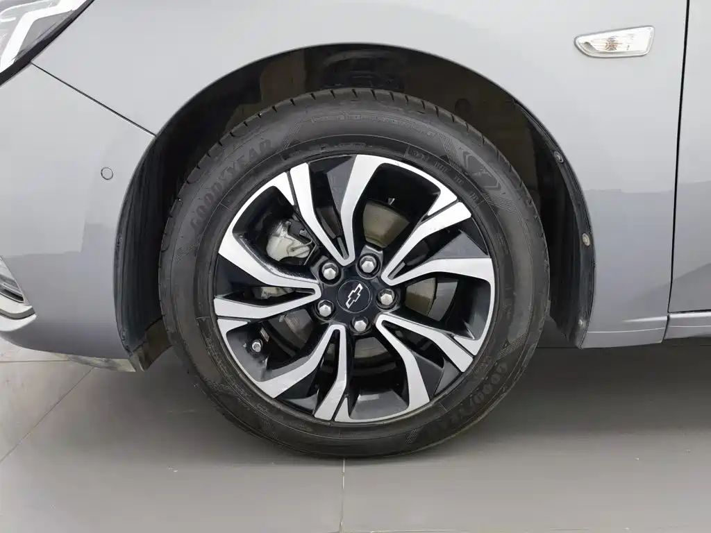 Chevrolet Monza 2019 — фото 17