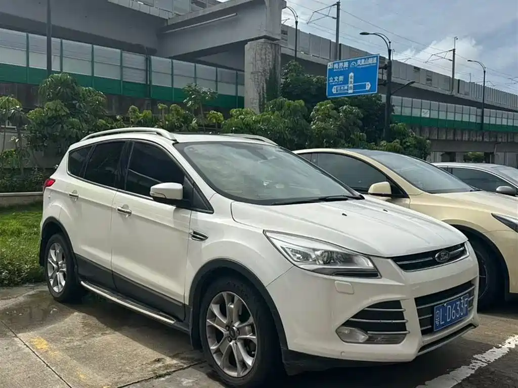Ford Kuga 2014 — фото 3