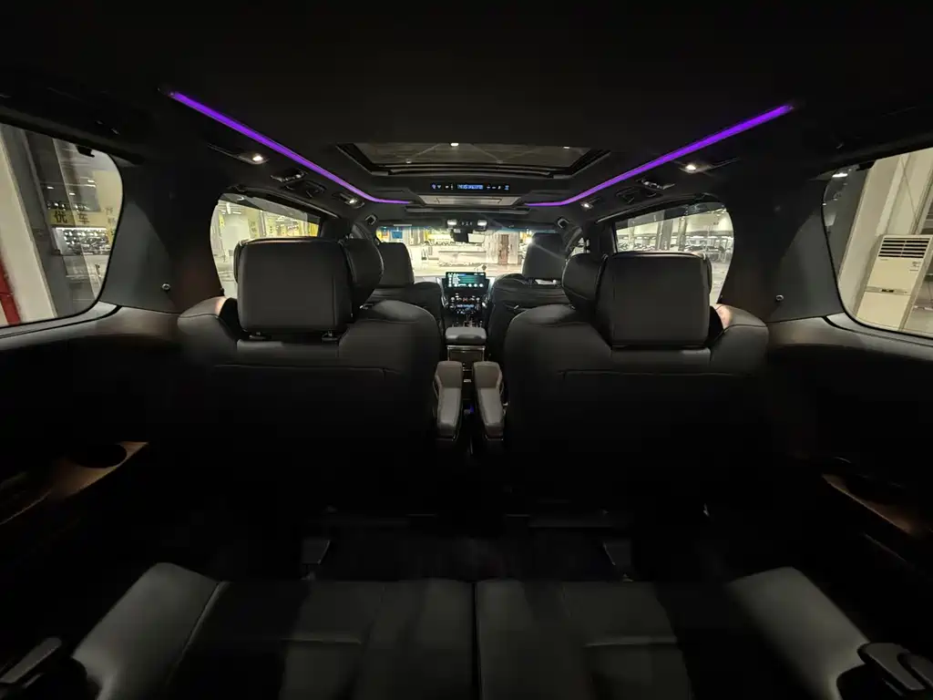 Toyota Alphard 2018 — фото 11