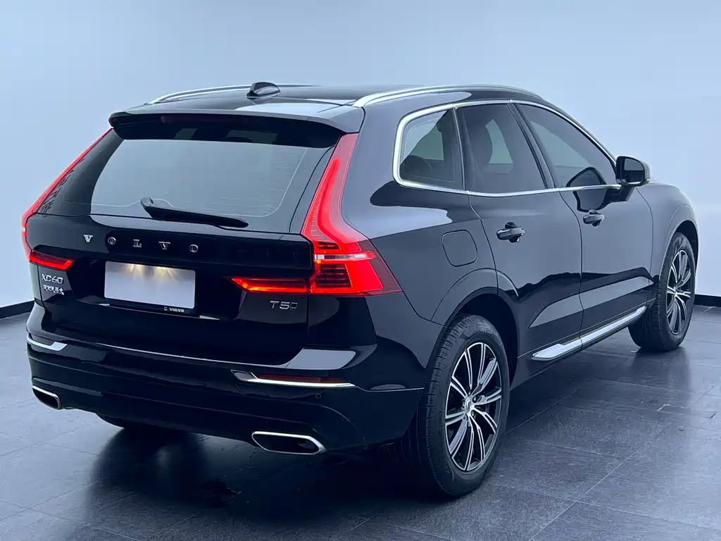 Volvo XC60 2021 — фото 5