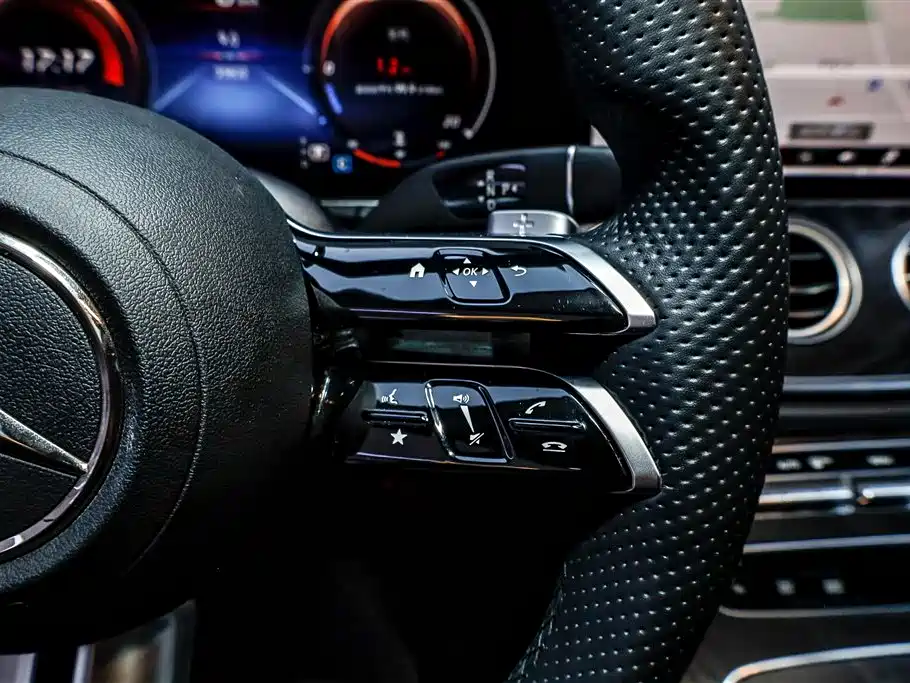 Mercedes-Benz E-Class 2021 — фото 15