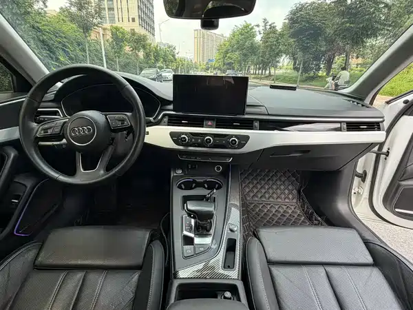 Audi A4L 2020