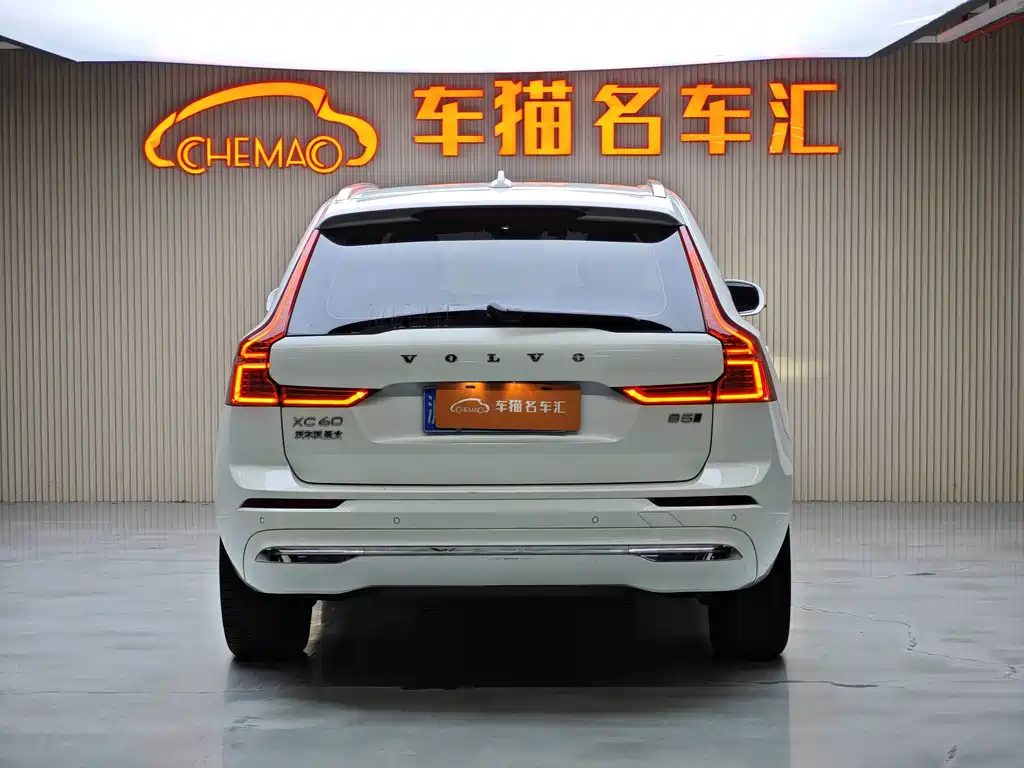 Volvo XC60 2022 — фото 5