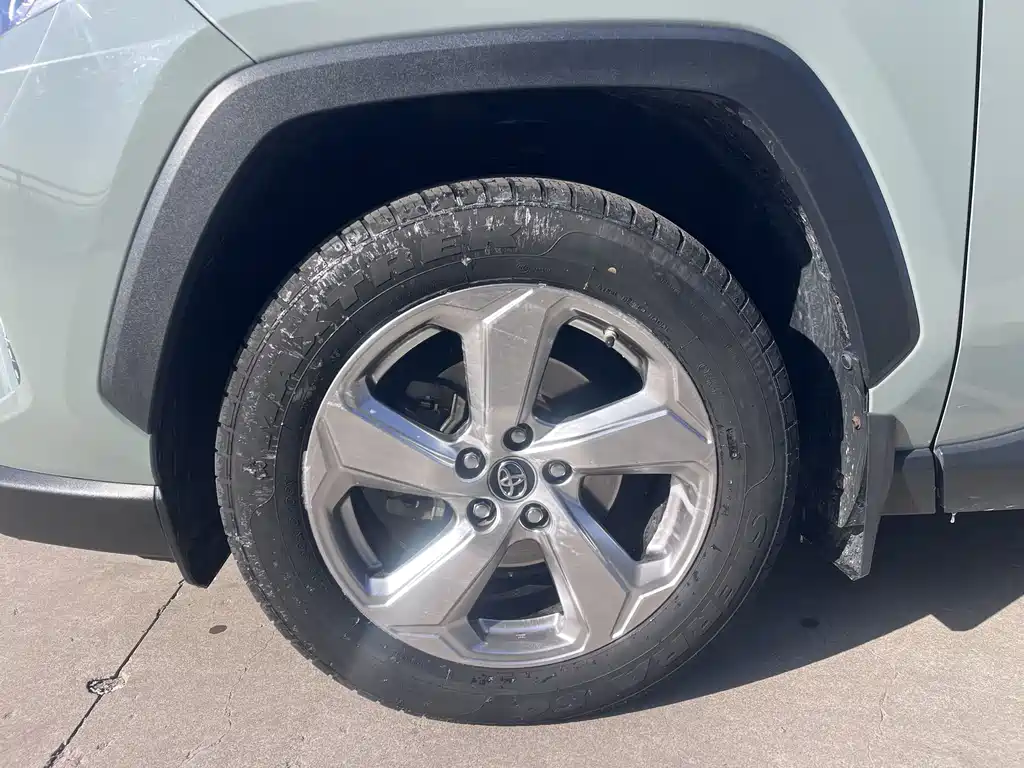 Toyota RAV4 2019 — фото 14